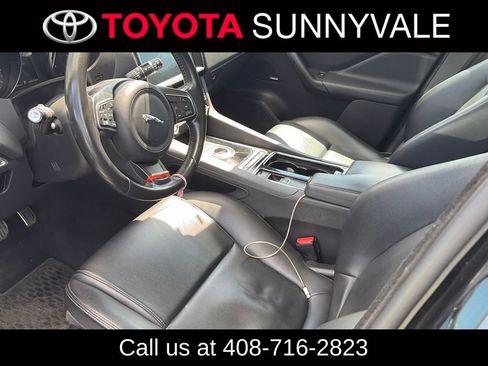 Used 2019 Jaguar F-PACE Premium AWD/4WD image 4