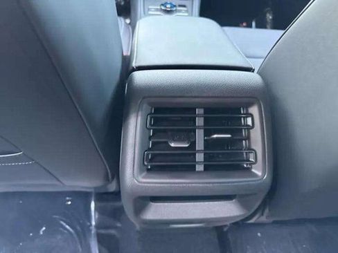 New 2025 Volkswagen Tiguan SE R-Line image 8