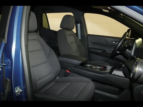 Used 2025 Chevrolet Equinox LT FWD image 28