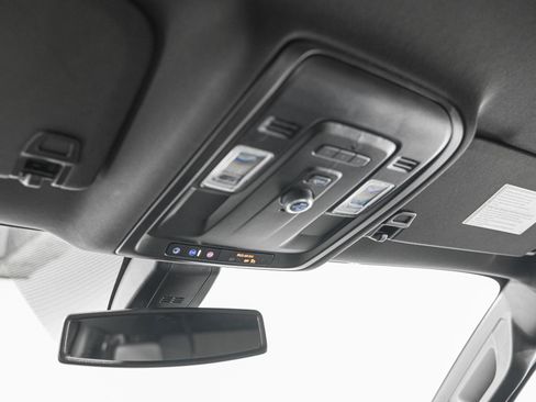 Used 2022 Chevrolet Suburban RST AWD/4WD image 25