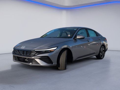 New 2025 Hyundai Elantra Limited FWD image 11