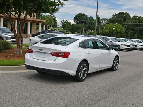 Used 2024 Chevrolet Malibu LT FWD image 3