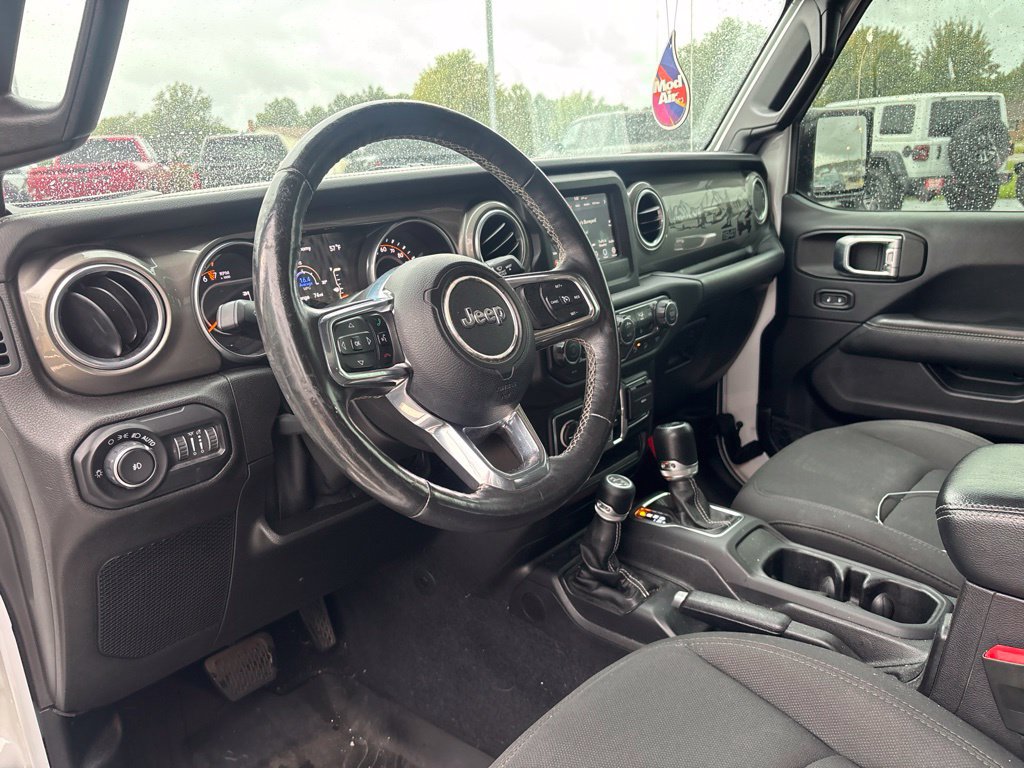 Used 2018 Jeep Wrangler Unlimited Sahara w/ Cold Weather Group AWD/4WD image 13