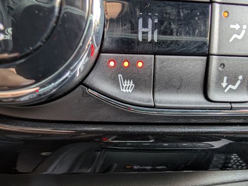 Used 2025 Chevrolet TrailBlazer RS w/ Convenience Package image 32