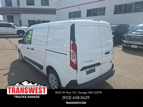 Used 2017 Ford Transit Connect XLT FWD image 3