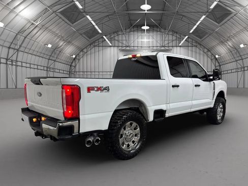 Used 2024 Ford F250 XLT w/ FX4 Off-Road Package AWD/4WD image 6