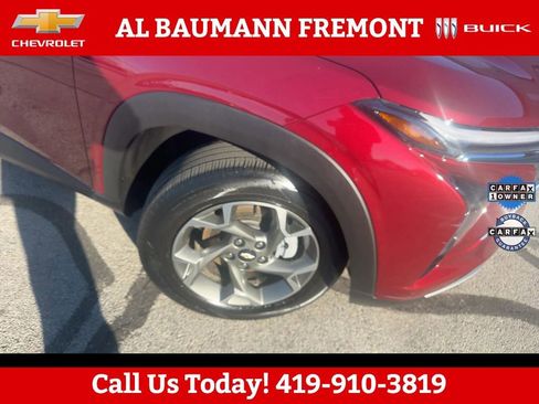 Used 2025 Chevrolet Trax LT FWD image 28
