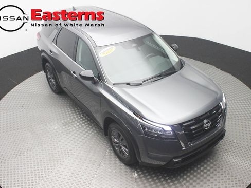 Used 2023 Nissan Pathfinder S AWD/4WD image 3