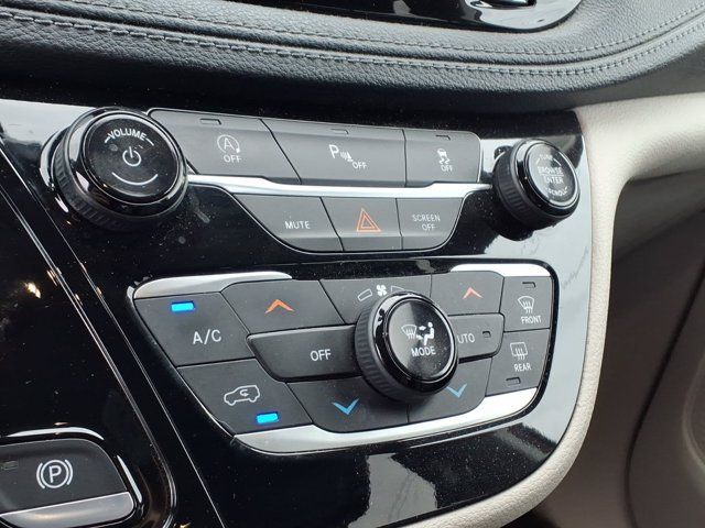 Used 2019 Chrysler Pacifica Limited FWD image 13
