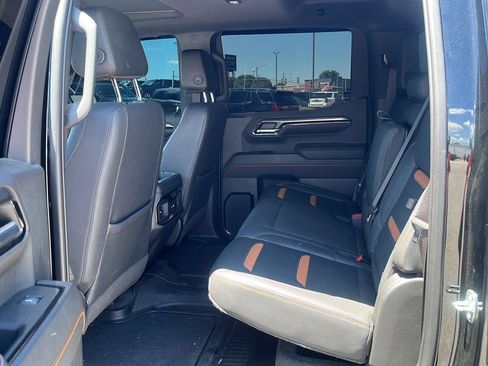 Used 2023 GMC Sierra 1500 AT4 w/ Technology Package AWD/4WD image 11