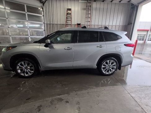 Used 2021 Toyota Highlander Limited AWD/4WD image 13