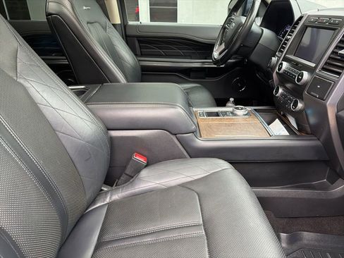 Used 2019 Ford Expedition Platinum RWD image 32