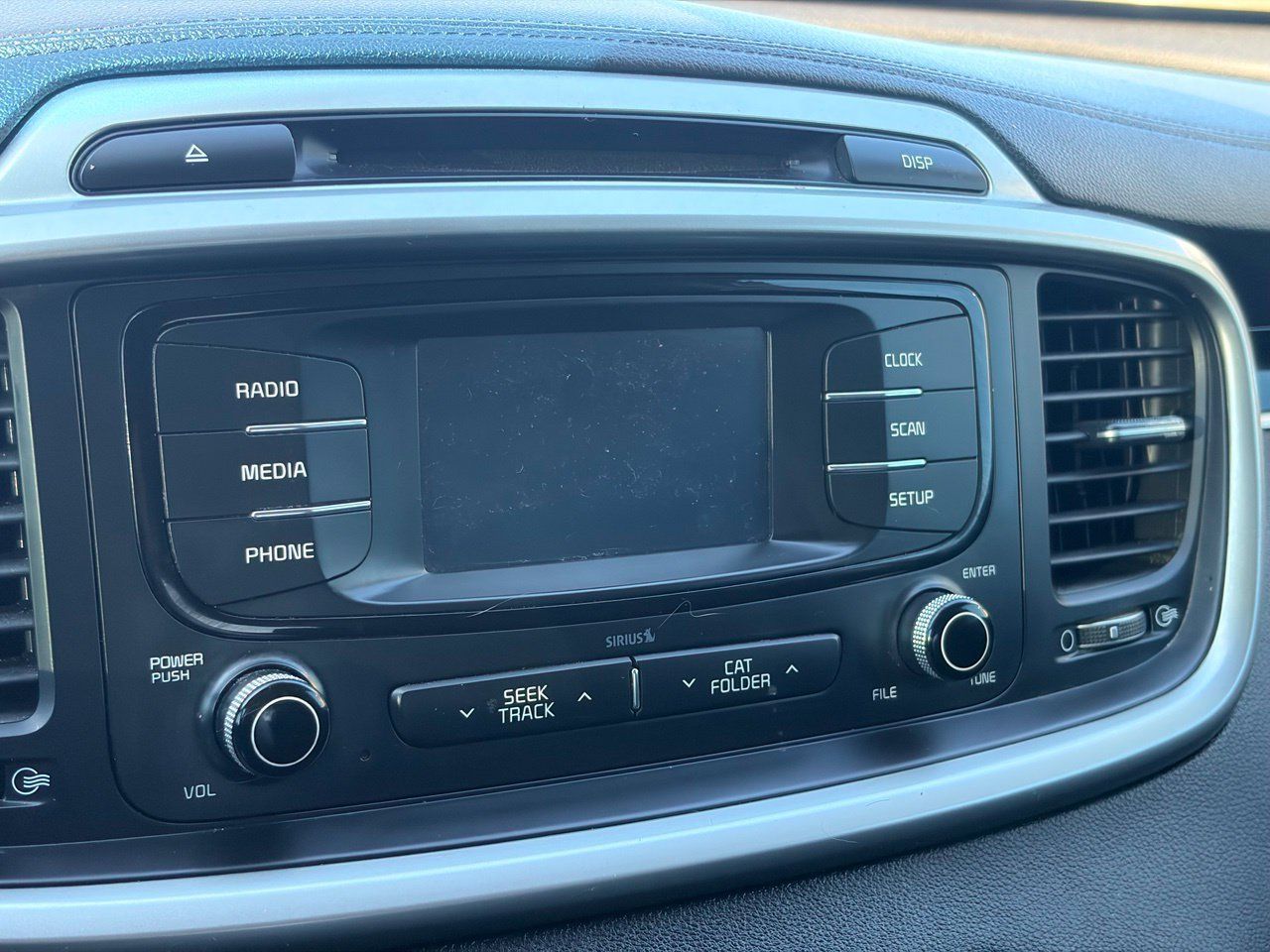 Used 2017 Kia Sorento FWD image 19
