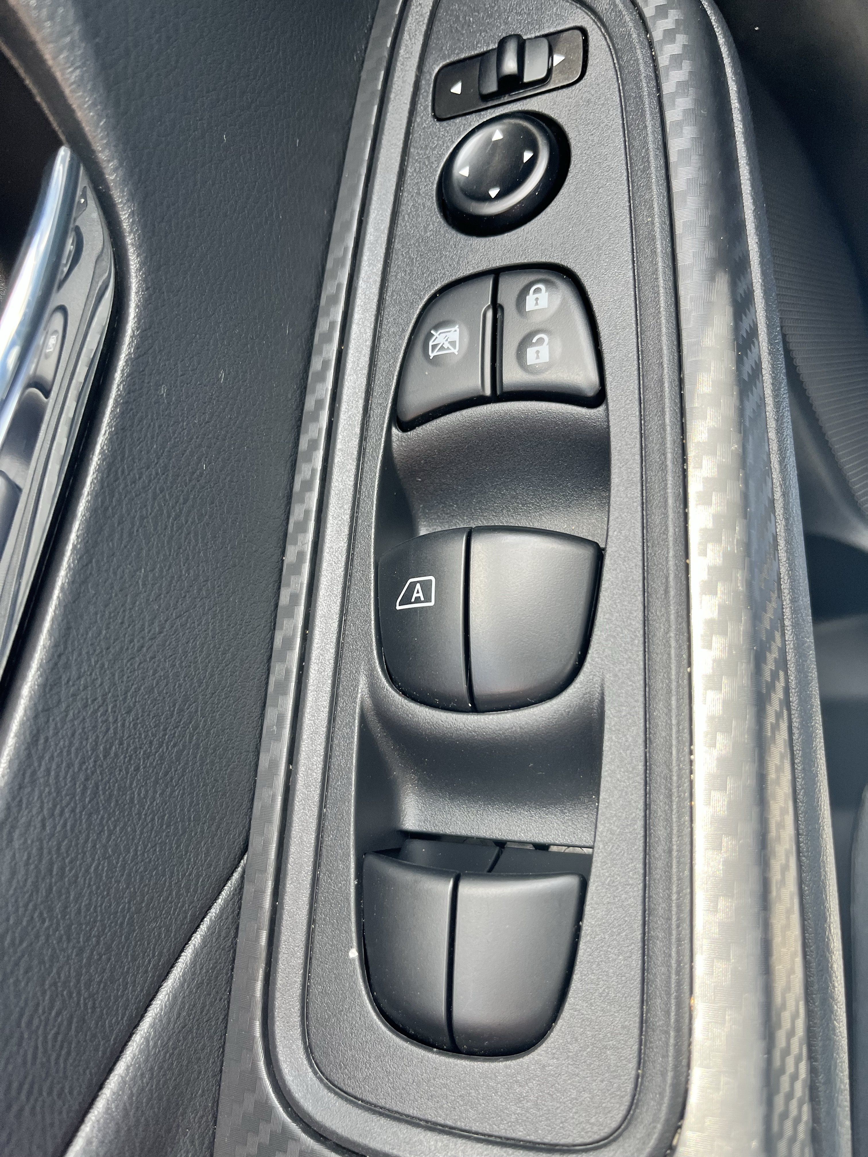 Used 2025 Nissan Versa SV w/ Trunk Package FWD image 24