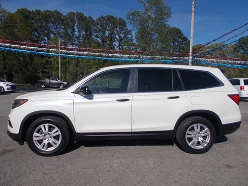 Used 2017 Honda Pilot LX image 19