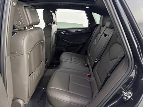 Used 2023 Porsche Macan image 41