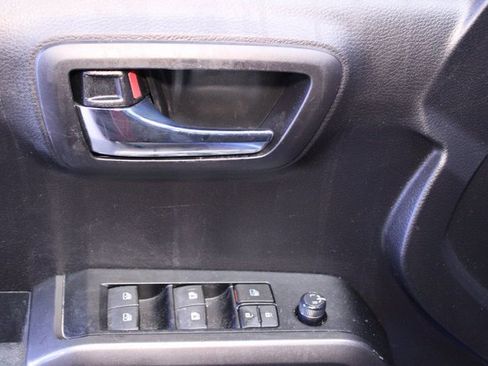 Used 2021 Toyota Tacoma TRD Sport image 15