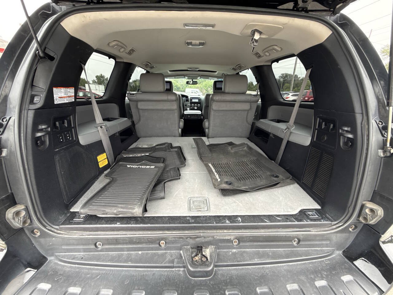 Used 2017 Toyota Sequoia Limited w/ Safety & Convenience Package AWD/4WD image 20