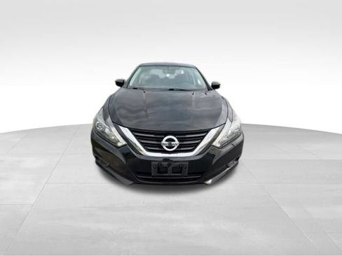 Used 2017 Nissan Altima 2.5 SL w/ 2.5 Technology Package FWD image 2