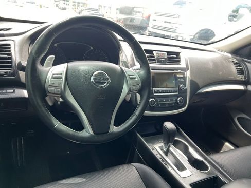 Used 2016 Nissan Altima 2.5 SR FWD image 14