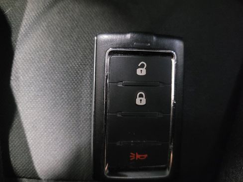 Used 2023 Jeep Grand Cherokee Laredo AWD/4WD image 32