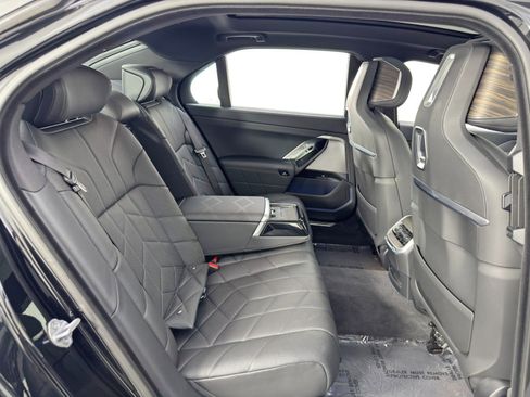 Used 2024 BMW i7 eDrive50 w/ M Sport Package image 49