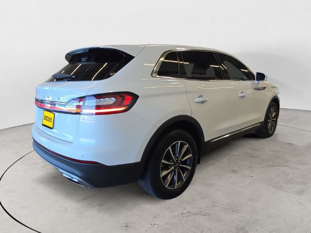 Used 2021 Lincoln Nautilus AWD image 5