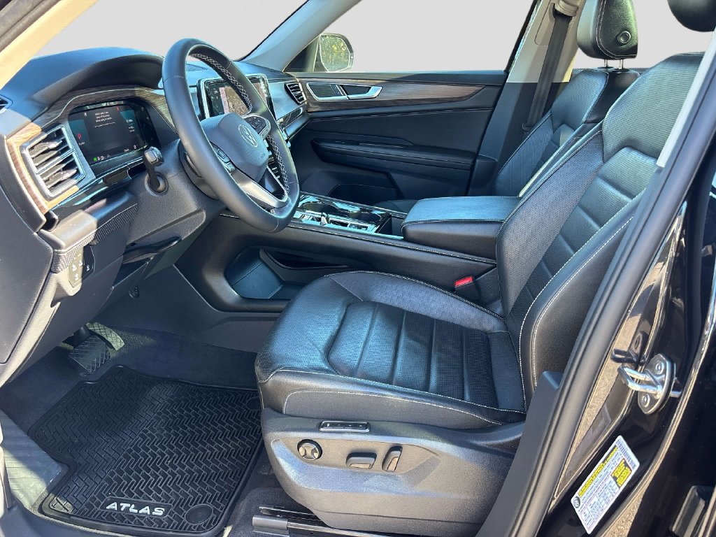 Certified 2024 Volkswagen Atlas SEL AWD/4WD image 10