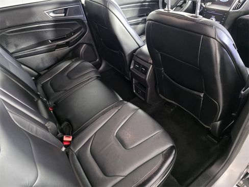 Used 2018 Ford Edge Titanium image 30