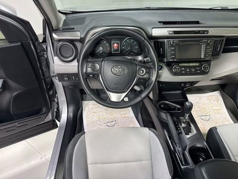 Used 2018 Toyota RAV4 XLE image 15