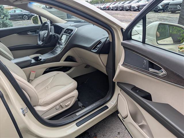 Used 2018 Lincoln MKX Reserve w/ Driver Assistance Package FWD image 12