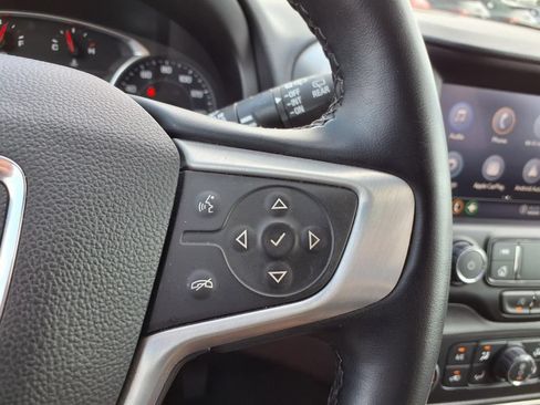 Used 2024 GMC Terrain SLT AWD/4WD image 14