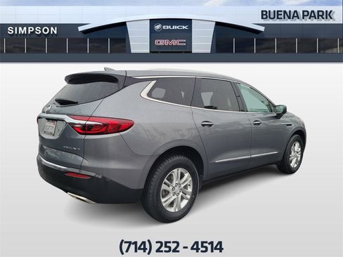 Used 2018 Buick Enclave Essence image 8