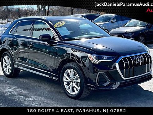 Used 2025 Audi Q3 2.0T Premium w/ Convenience Package image 9