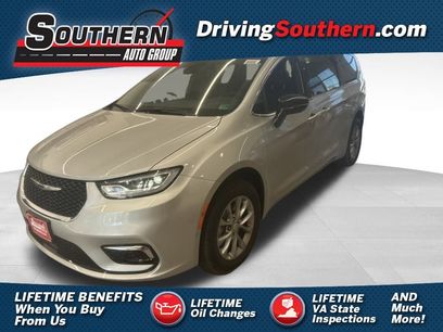 New 2026 Chrysler Pacifica Select