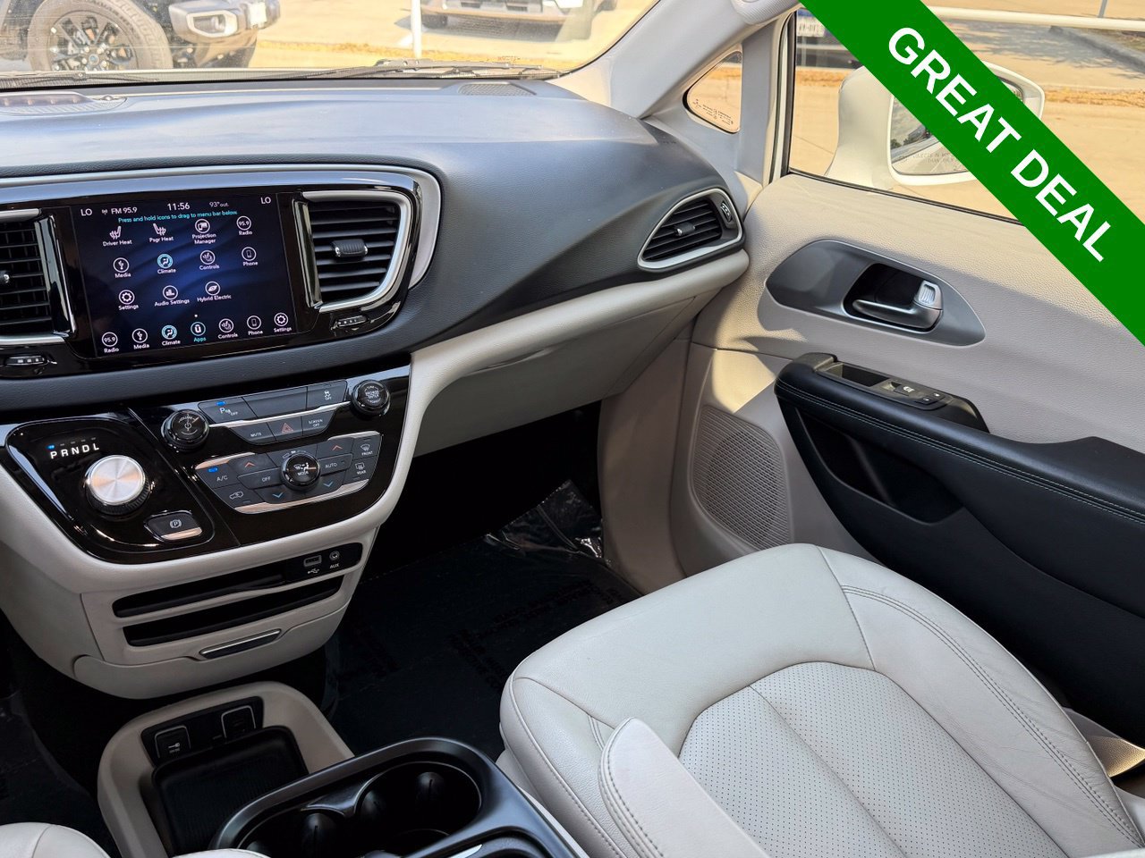 Used 2018 Chrysler Pacifica Touring-L FWD image 18