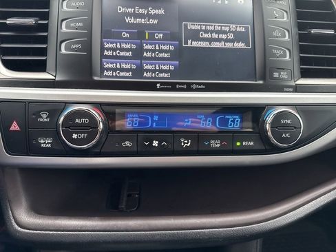 Used 2019 Toyota Highlander XLE AWD/4WD image 33