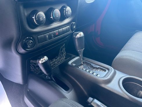 Used 2011 Jeep Wrangler Sport AWD/4WD image 20