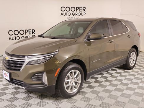 Used 2023 Chevrolet Equinox LT w/ LPO, Floor Liner Package image 9