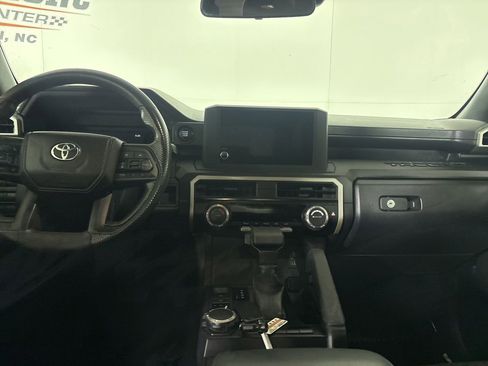 Used 2024 Toyota Tacoma SR AWD/4WD image 21