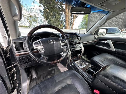 Used 2015 Toyota Land Cruiser AWD/4WD image 12