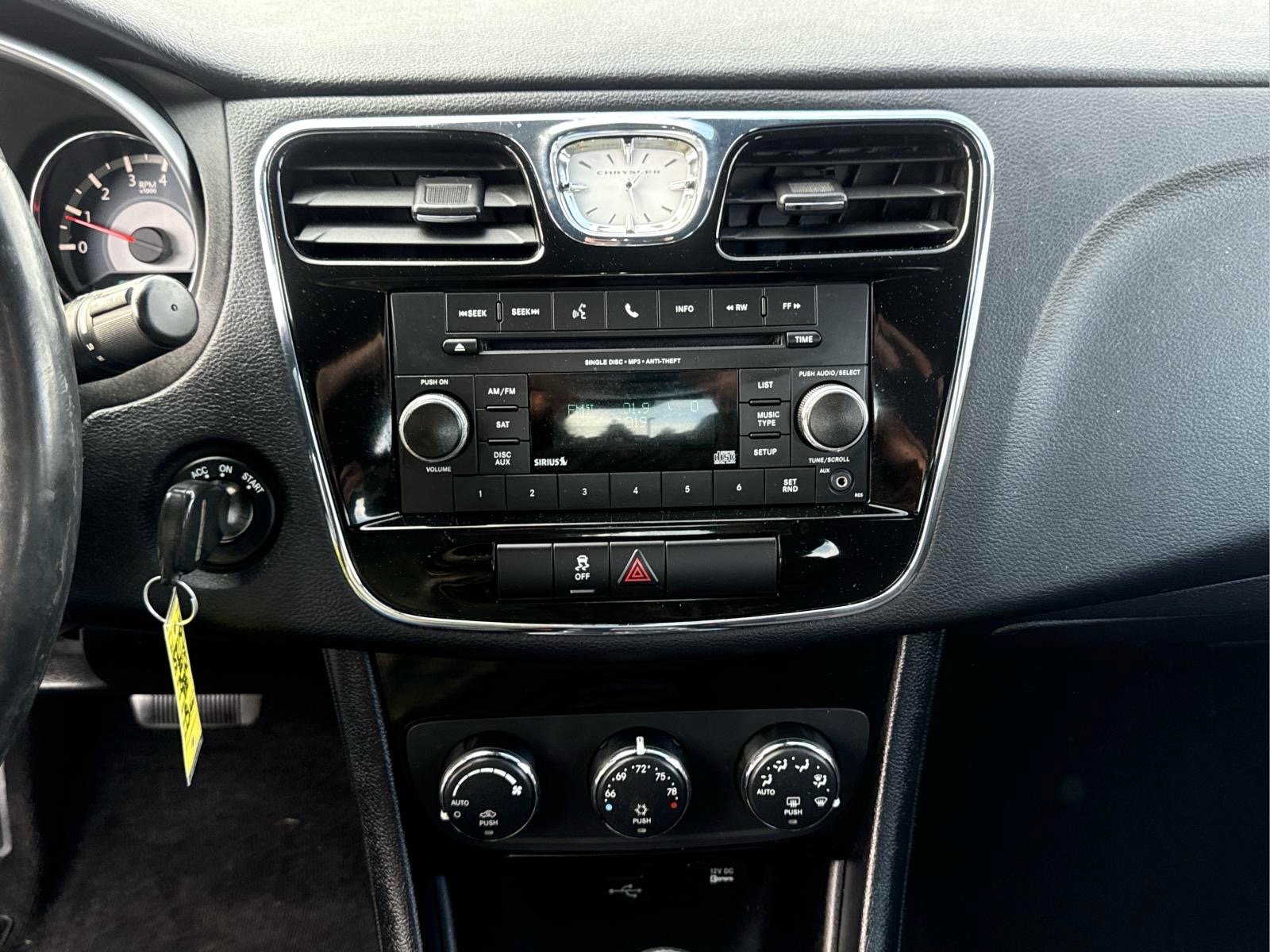 Used 2013 Chrysler 200 Touring FWD image 17