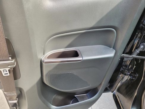 Used 2022 Chevrolet Colorado LT w/ Fleet Safety Package RWD image 11