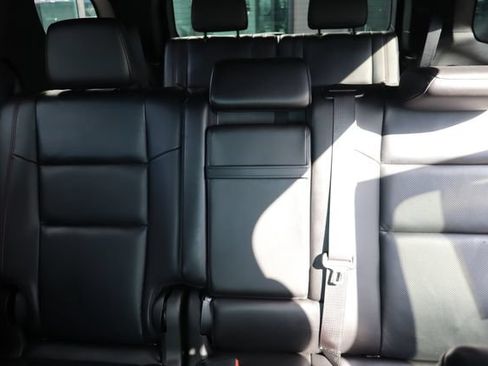Used 2024 Dodge Durango GT RWD image 17