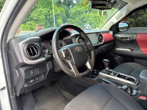 Used 2023 Toyota Tacoma SR5 w/ Technology Package AWD/4WD image 46