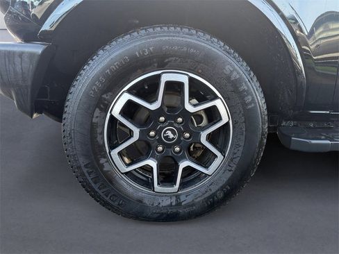 Used 2022 Ford Bronco Outer Banks image 9