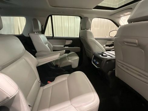 Used 2025 Ford Expedition Active RWD image 16