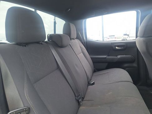 Used 2019 Toyota Tacoma TRD Sport w/ Technology Package AWD/4WD image 16