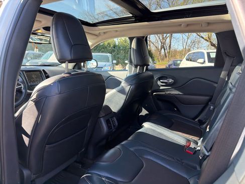 Used 2017 Jeep Cherokee Limited w/ Trailer Tow Group image 6