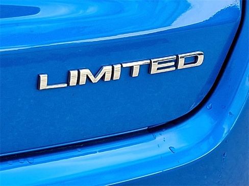 Used 2023 Jeep Compass Limited image 31